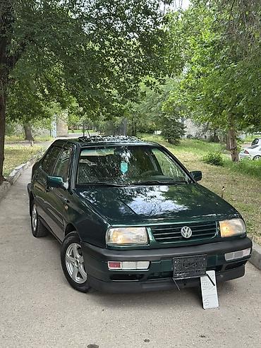 машина кузов: Volkswagen Vento: 1996 г., 1.8 л, Механика, Бензин, Седан — 2