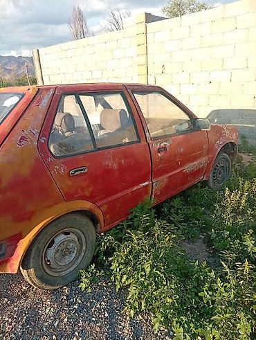 sprinter 315: Nissan March: 1990 г., Хэтчбэк — 4