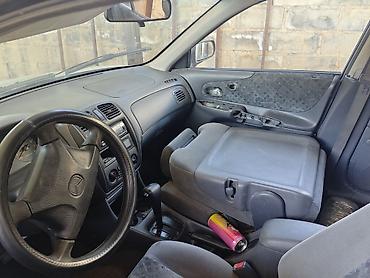 m5 e60 v10: Mazda 323: 2000 г., 1.6 л, Автомат, Бензин, Хэтчбэк — 2