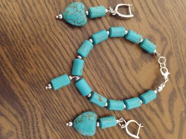 Bijuteriya dəstləri: Türkuz daşlardan hazırlanmış zərgərlik dəsti - Dəst tərkibi: 1 ədəd — 2