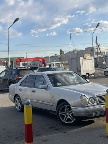 зарядное устройство для автомобильного аккумулятора: Литые Диски R 17 AMG, Комплект, отверстий - 5, Б/у