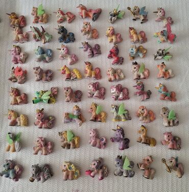 Igračke: Obiman set igračaka inspirisan serijalom My Little Pony. Uključuje na lalafo.rs — 2 Igračke: Obiman set igračaka inspirisan serijalom My Little Pony. Uključuje — 2