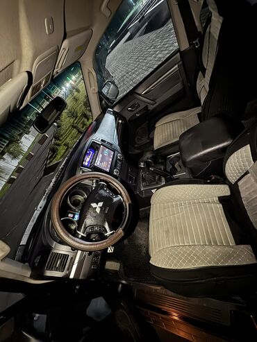 Mitsubishi: Mitsubishi Pajero: 2008 г., 3.2 л, Механика, Дизель, Внедорожник at lalafo.kg — 4 Mitsubishi: Mitsubishi Pajero: 2008 г., 3.2 л, Механика, Дизель, Внедорожник — 4