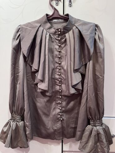 винтажная одежда: Блузка, Вечерняя, Атлас, Однотонный, С воланами