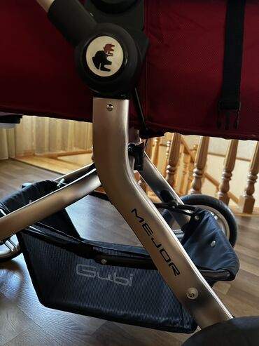 Araba-beşiklər: Yeni kimidir əla vəziyyətdədir. Transformerdir. Tutacaq ön və arxaya — 6