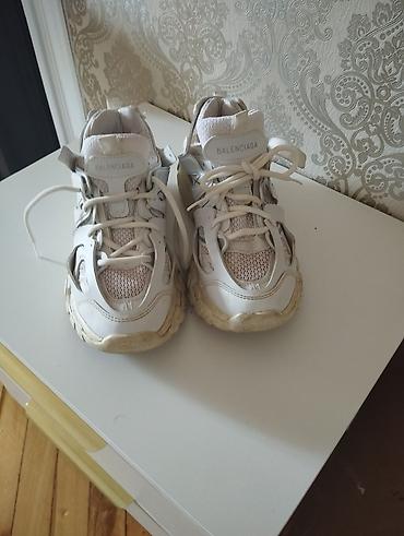 krasovkalar 2019: Krasofka Balenciaga markası dəyərindən aşağı satılır 3 4 dəfə — 9