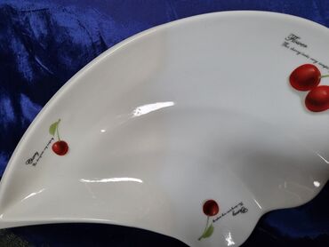Ostalo posuđe: Tanjir vintaz za serviranja,posluzenja porcelanski. Tanjir je bez — 6