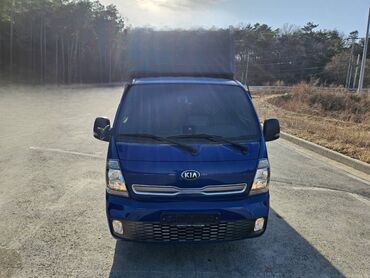 kia ev6: Электрический грузовик Kia Bongo III EV синего цвета. Эта модель