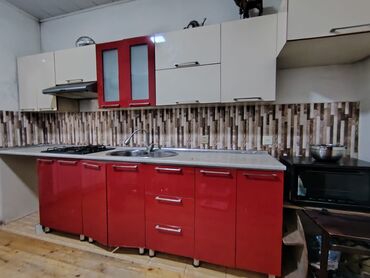 Mətbəx mebeli: Metbex mebeli satlir ölçü 4mtr 📍Qaz asbirator moyka 300 azn Unvan
