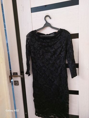 вечернее платье темно синего: Платья новая размер 42.44
1000