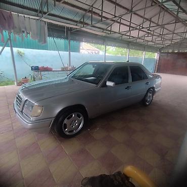 mercedes 160 a: Mercedes-Benz 200: 2 l | 1995 il Sedan — 8
