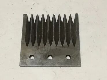 Ostali uređaji: Noz 50x50mm, debljine 2,5mm, za gumu (5047) Nije korisceno, samo je — 8