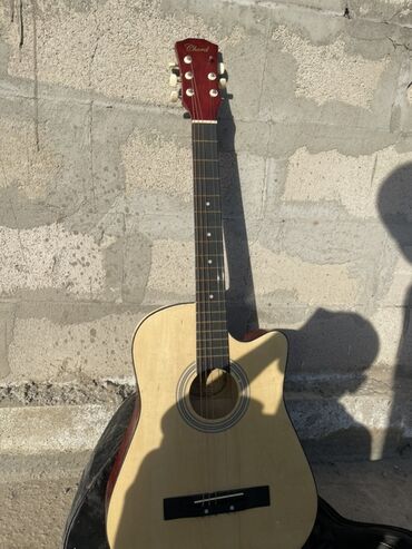 Гитары: Акустическая гитара Chord с вырезом (cutaway) Характеристики: - Тип — 6