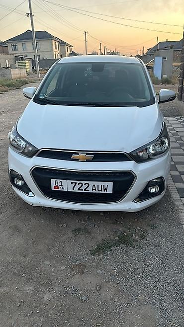 Chevrolet Spark: 2016 г., 1 л, Автомат, Бензин, Хэтчбэк