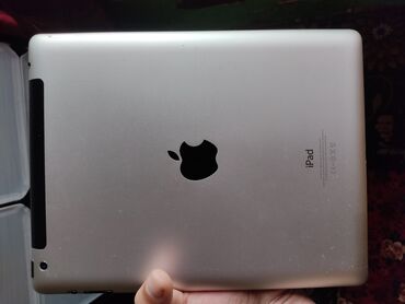 Планшет, Apple, 9" - 10", 3G, Б/у, Классический цвет - Серебристый