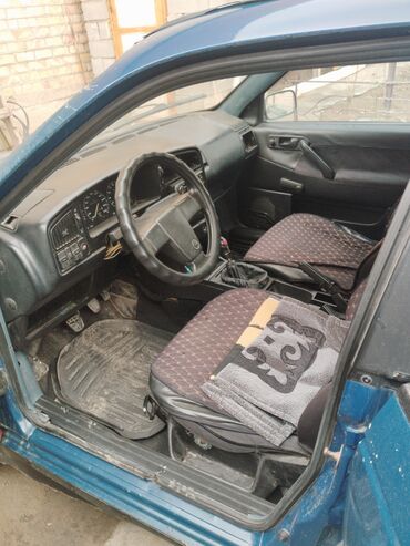 Volkswagen: Volkswagen Passat Variant: 1989 г., 1.8 л, Механика, Бензин, Универсал — 4