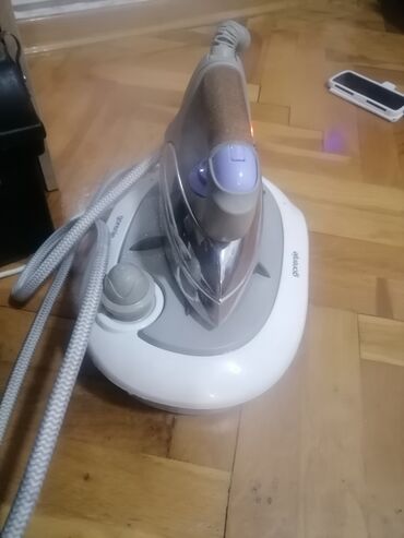 Daske za peglanje: Pegla za domaćinstvo 2400 w na paru i na svom postolju Ispravna i — 3