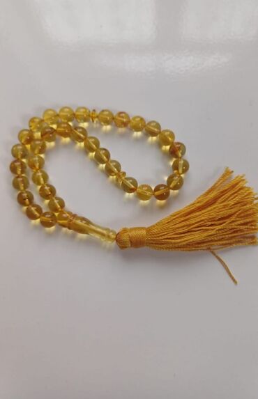 Təsbehlər: Təsbeh – kiçik kəhrəba muncuqlu, şəffaf limon tonlarda.Bütöv — 3