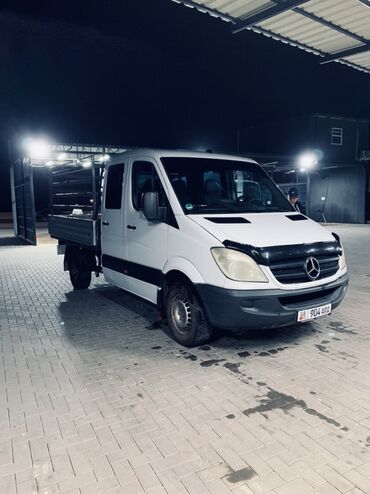 прицеп легковой аренда: Легкий грузовик, Mercedes-Benz, Дубль, 2 т, Б/у