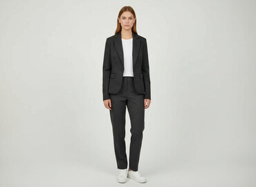 класичні костюми жіночі: Women's blazer, size L