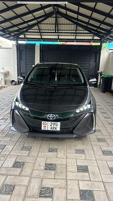 Toyota Prius: 2019 г., 1.8 л, Вариатор, Гибрид, Хэтчбэк