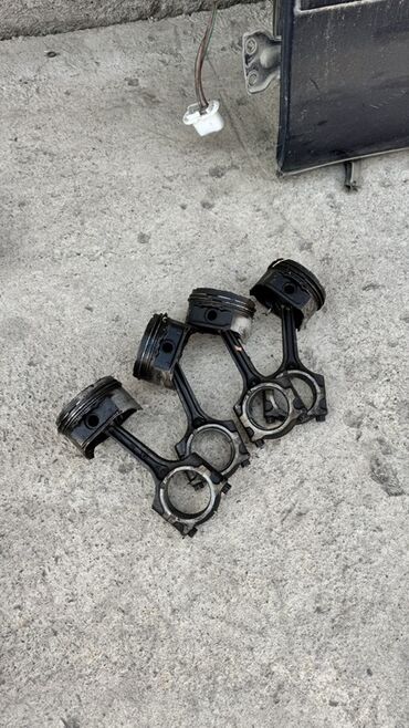 Другие детали кузова: Разбор Mazda 626 GE (седан/хэтчбек, 1996 г). В наличии оригинальные — 8