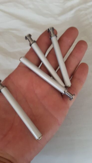 Vitrin üçün aksesuarlar: Məhsul: Mağaza vitrin sistemi üçün perforasiyalı relslər və asqı — 16