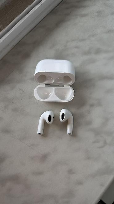 🇷🇺 Продаю AirPods 4 с шумоподавлением. Пользовался всего 3–4 раза