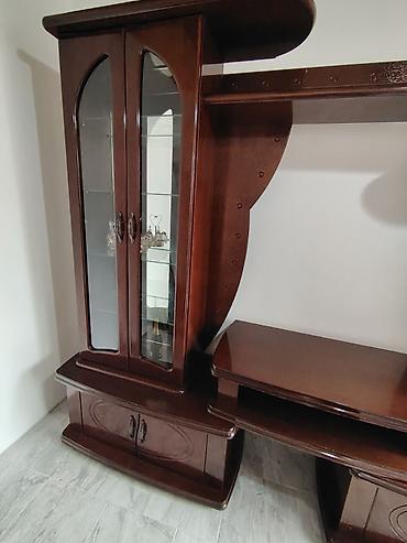 Stilske vitrine: Drvena dnevna soba – vitrina i TV komoda u kompletu - Materijal — 7