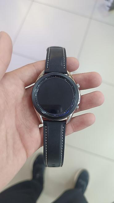 Samsung Galaxy Watch (45 мм) с кожаным ремешком 22 мм M/L