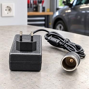 Adaptor 12V 5A zajiqalka yerinə çevirən Bu AC/DC adapteri güc