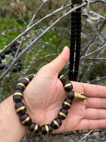 Təsbehlər: Təsbehlər hazər əldə var.
Çeşid çoxdu.
Çatdırılma edilir.
Əl işləridi — 5