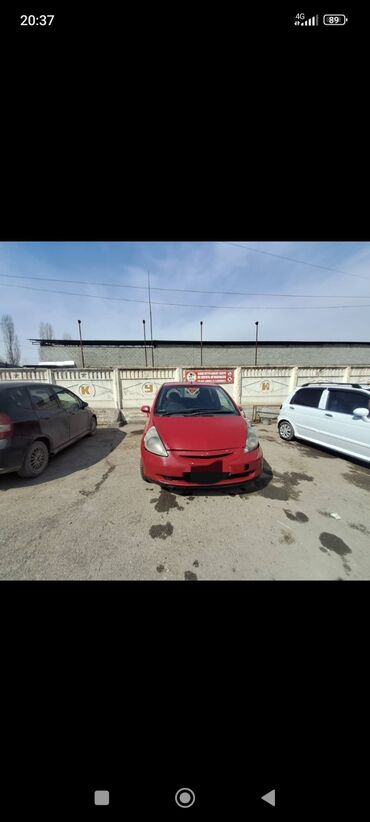 машины продают: Honda Fit: 2002 г., 1.3 л, Автомат, Бензин