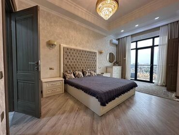 Продажа квартир: 3 комнаты, 127 м², Элитка, 3 этаж — 4