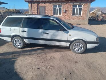 Volkswagen: Volkswagen Passat: 1991 г., 1.8 л, Механика, Бензин, Универсал