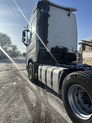 Тягачи: Тягач, Volvo, Без прицепа — 5