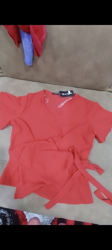 Dəstlər, kostyumlar: Qadın geyimleri 9 aznden baslayir. bir nece geyim alana endirim ve — 28