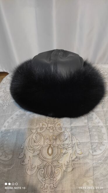 женские шапки из чернобурки: Цвет - Черный