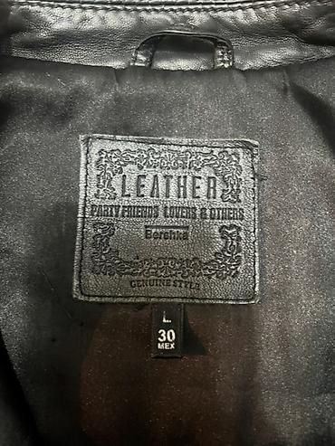 Qadın geyimləri: Dəri kurtka, Bershka, L — 2