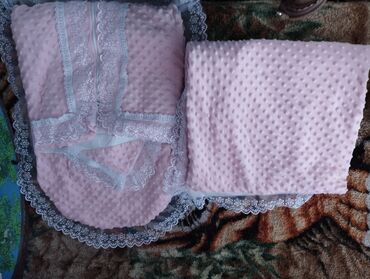 одежда акацуки: Конверт с одеялом на выпискуодевали один раз, хороший.700 сом два