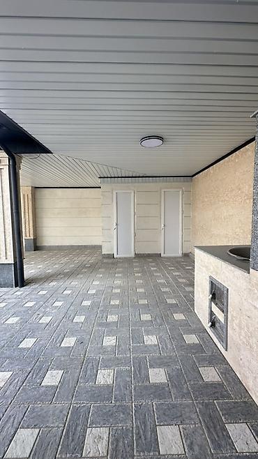 Продажа коттеджей и домов: 📍 Бишкек, ул. Бектенова Продаётся абсолютно новый дом премиум-класса — 4