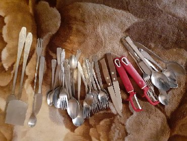 вилка ложка: Ложки,вилки,ножи, чистилки для овощей. Есть в большом количестве