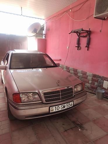 mercedes şəkilləri: Mercedes-Benz 190: 1.8 l | 1995 il Sedan — 3