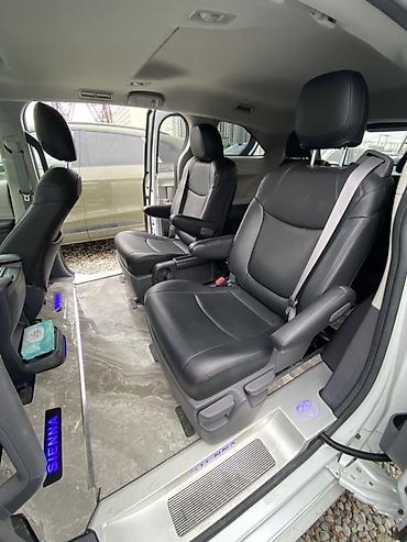 Toyota: Toyota Sienna: 2023 г., 2.5 л, Автомат, Гибрид, Минивэн — 9