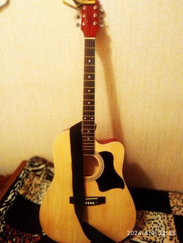 ремень на гитару: Гитара сатылат 
размер 41, акустика
ремень, чехол, кападастр ичинде