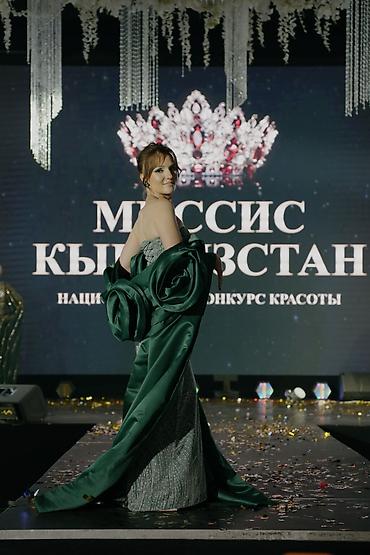 аренда платьев бишкек: Вечернее платье богато-зеленого цвета со шлейфом . ТОЛЬКО ПРОКАТ!!! — 2