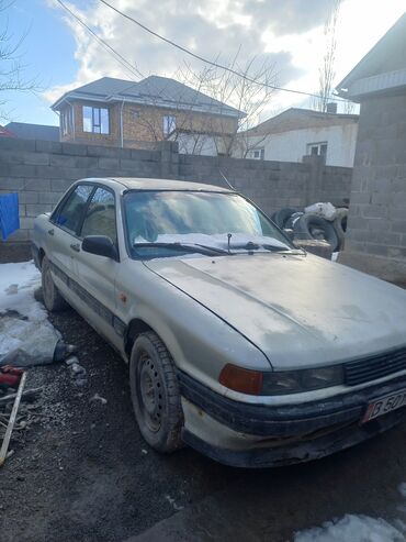 Mitsubishi: Mitsubishi Galant: 1988 г., 1.8 л, Механика, Бензин, Седан