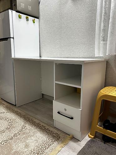 Masalar: Kompüter masası, İşlənmiş, Laminat, Dördbucaq masa — 1