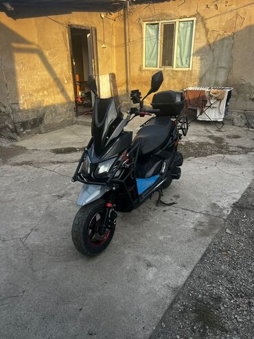 Скутеры: Скутер Benelli 180 кубов — 2