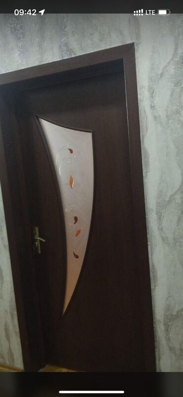 Furnitura və aksessuarlar: Otaq qapıları satılır biri 60azn 4 Ədəd Əla Vəziyyətdədir ölçü